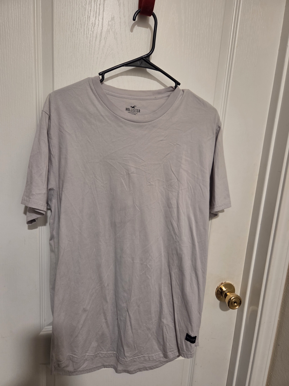Hollister Men’s Pale Gray Crewneck Short Sleeve Tee